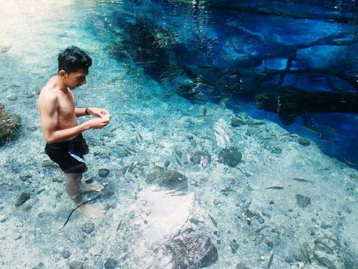 Ajaib, Danau Kaco Bercahaya di Malam Hari