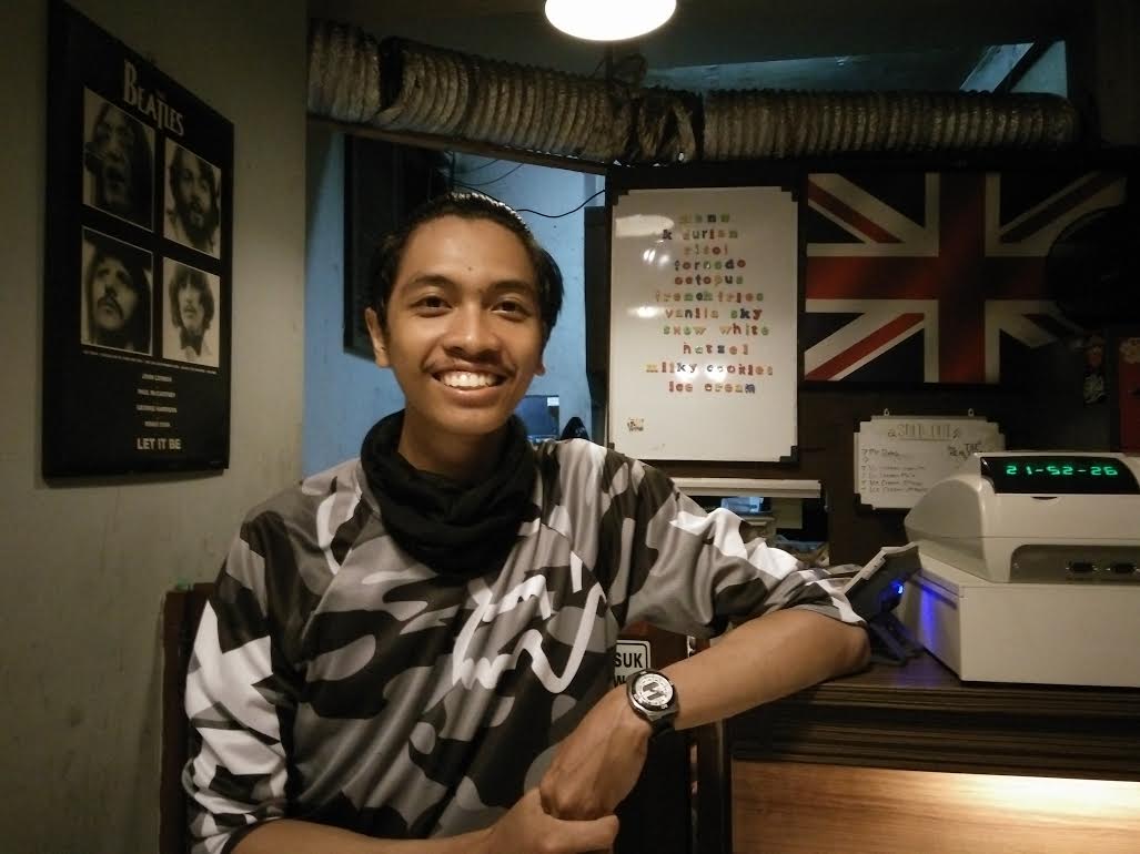 Berteman Sejak Kecil, Tiga Pemuda Ini Sukses Buka Usaha Jajanan