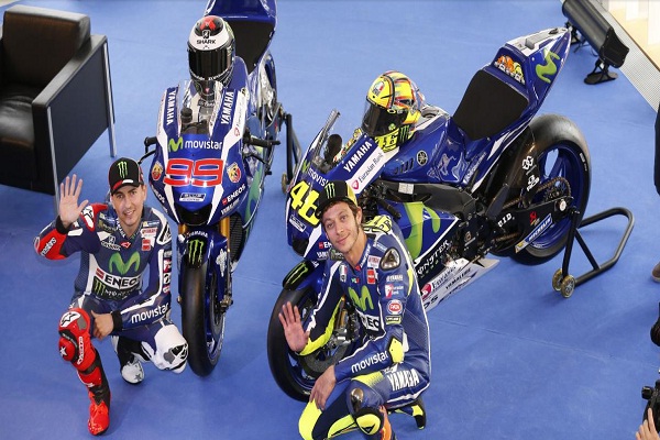 Lorenzo Asapi Rossi dalam Tes Pra Musim MotoGP di Sirkuit Sepang