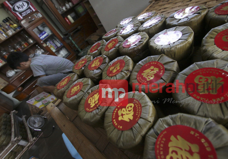 Kue Keranjang 'Suap' untuk Dewa Tungku 