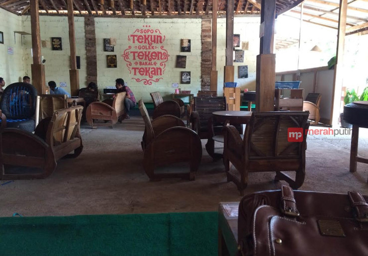 Kopi Tubruk Asli Pacitan Jadi Menu Andalan Cangkir Cafe