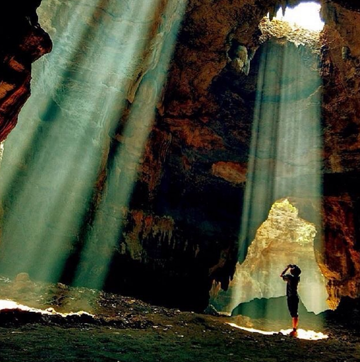 Wisata Cahaya dari Surga di Goa Terawang Blora