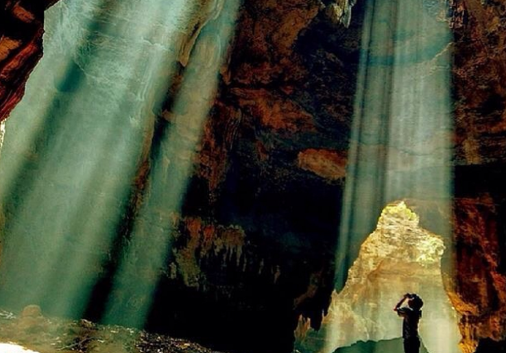 Wisata Cahaya dari Surga di Goa Terawang Blora