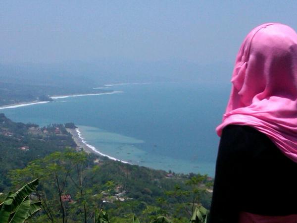 Puncak Habibie Lokasi Selfie Berlatar Teluk Pelabuhan Ratu