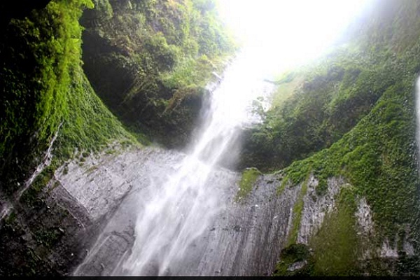 Waktu yang Tepat Mengunjungi Air Terjun