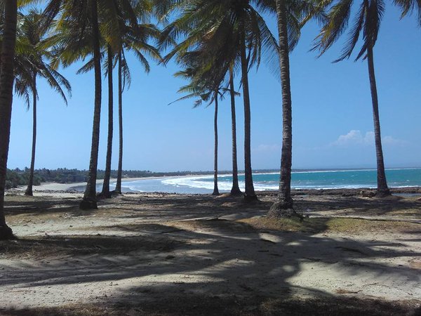 Pantai Binuangeun Banten  Surganya Para Pemancing 