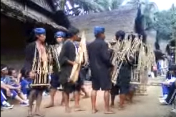 Angklung Buhun Pusaka Identitas Masyarakat Baduy