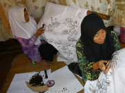 Anggrek Jadi Motif Khas Batik Tangerang Selatan