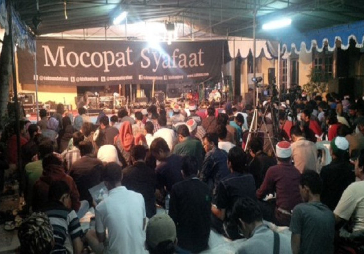 Sisi Lain Pengajian Cak Nun Mocopat Syafaat