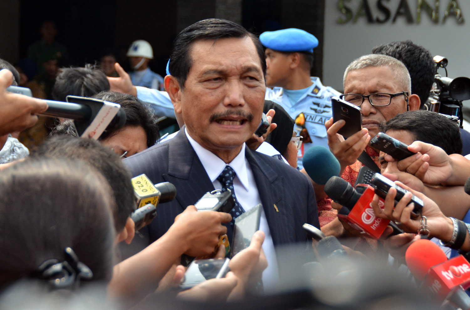 Luhut Panjaitan Bandingkan Yn dengan Cucunya