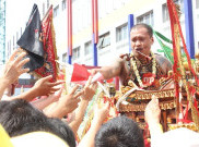 Ritual Tusuk Bibir Tatung Bawa Berkah bagi Warga Tionghoa