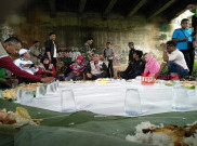 Tradisi Liwetan Cara Warga Jaga Sungai Ciliwung