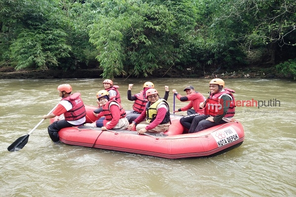 Sungai Ciliwung Destinasi Wisata Air Baru di Depok