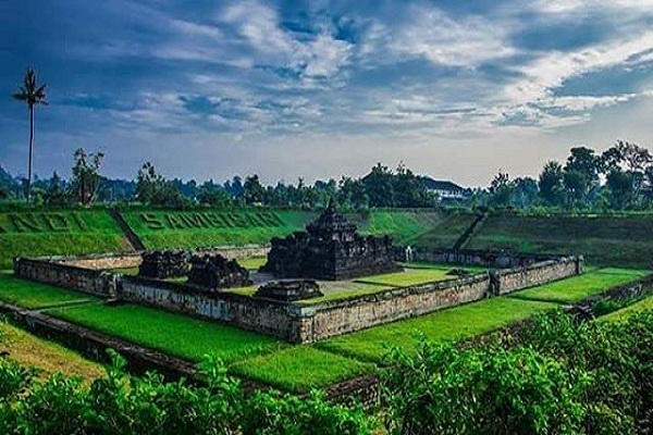 Wisata Sejarah Mataram Kuno di Candi Sambisari
