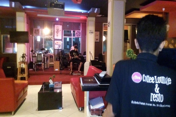Diva Coffee Lounge & Resto, Tempat Nongkrong Berkelas Dengan Menu Tradisional
