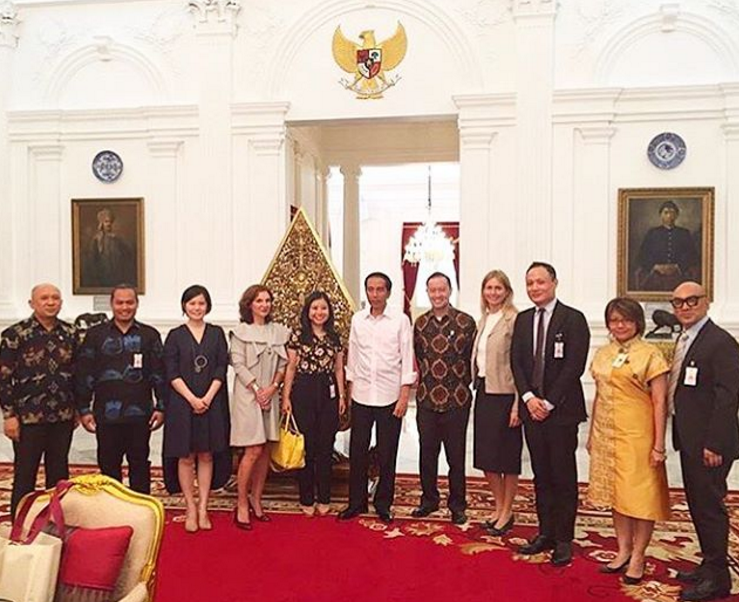 Bangga, Jokowi Memperkenalkan Seniman Muda Eko Nugroho
