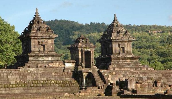 Candi Barong Peninggalan Hindu Jawa Klasik yang Ditemukan Belanda
