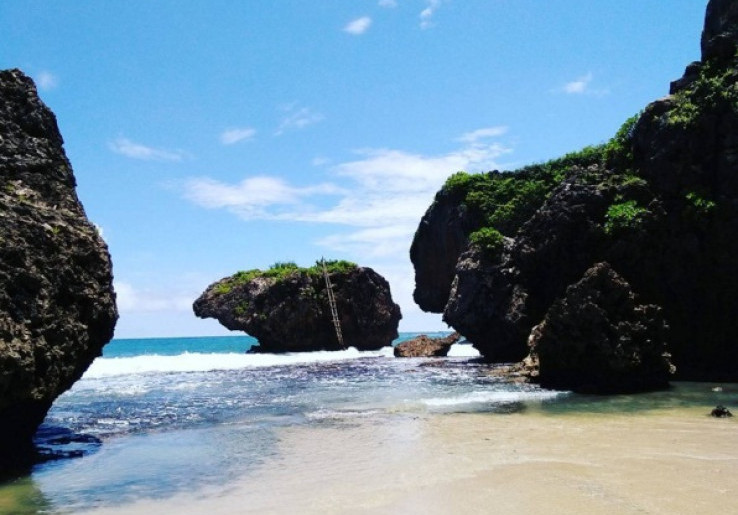 Pantai Siung, Pesona Keindahan Wisata Ekstrem di Yogyakarta