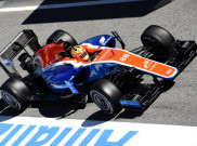 Rio Haryanto Lahap 38 Laps di Barcelona