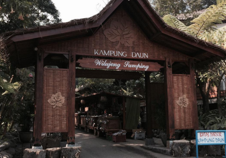 Kampung Daun, Kuliner Hits di Bandung