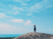 Pesona Panorama Alam Belitung dari Atas Batu Baginda