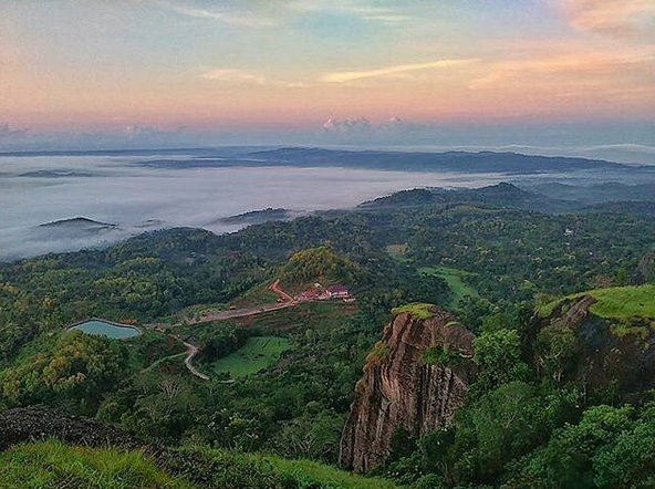 Pesona Gunung Api Purba Nglanggeran Yogyakarta