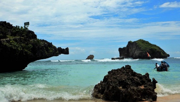 Yuk Liburan Seru di Pantai Sadranan Gunungkidul Yogyakarta