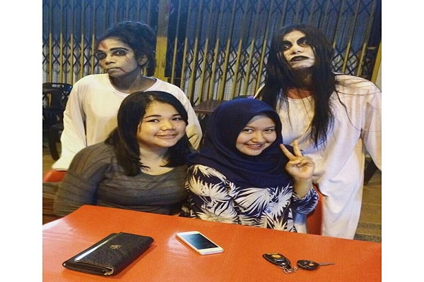Seramnya Martabak Horor Jadi Ajang Foto Selfie