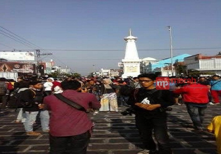 Di Tugu Pal Putih, Enam Teleskop Bantu Warga Yogyakarta Saksikan Gerhana