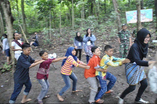 Main Ular-ularan, Kegembiraan dan Kebersamaan Anak-anak