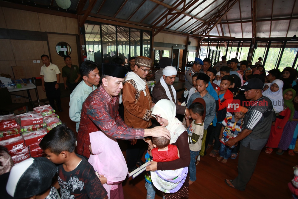 Kepala Propam Polri Ngantre Bareng Anak Yatim 