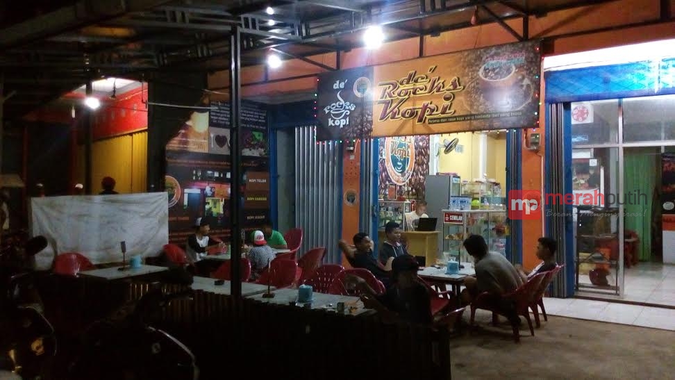 De Rocks, Tempat Nongkrong Paling Hits di Labuan