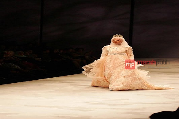 Penutupan Indonesia Fashion Week 2016