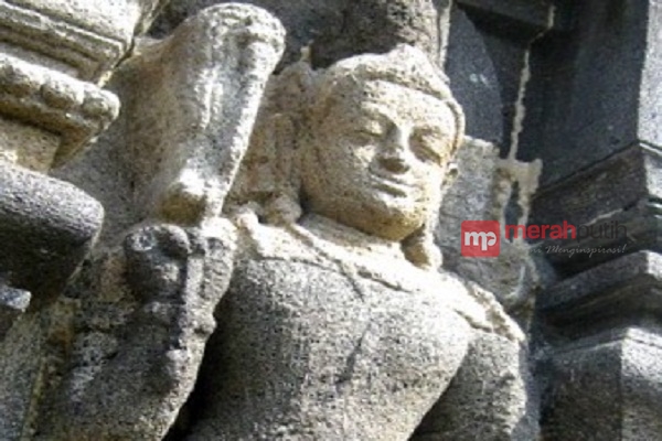 Menapaki Jejak Budha Era Mataram Kuno di Candi Banyunibo