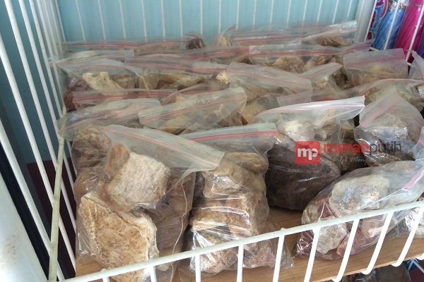 Hindari Kebangkrutan, Perajin Akik di Pacitan Dagang Online