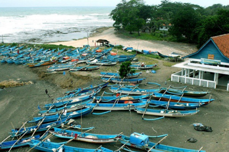 Yuk Liburan Santai Sambil Makan Seafood di Pantai Pamayangsari