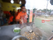 Rela Antre Bakso Spesial di Bakso Titoti Tangerang Selatan