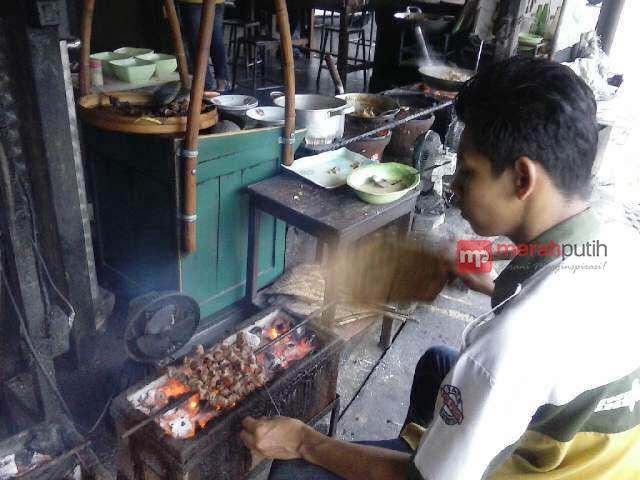 Ternyata Ini Alasan Dinamakan Sate Klatak 