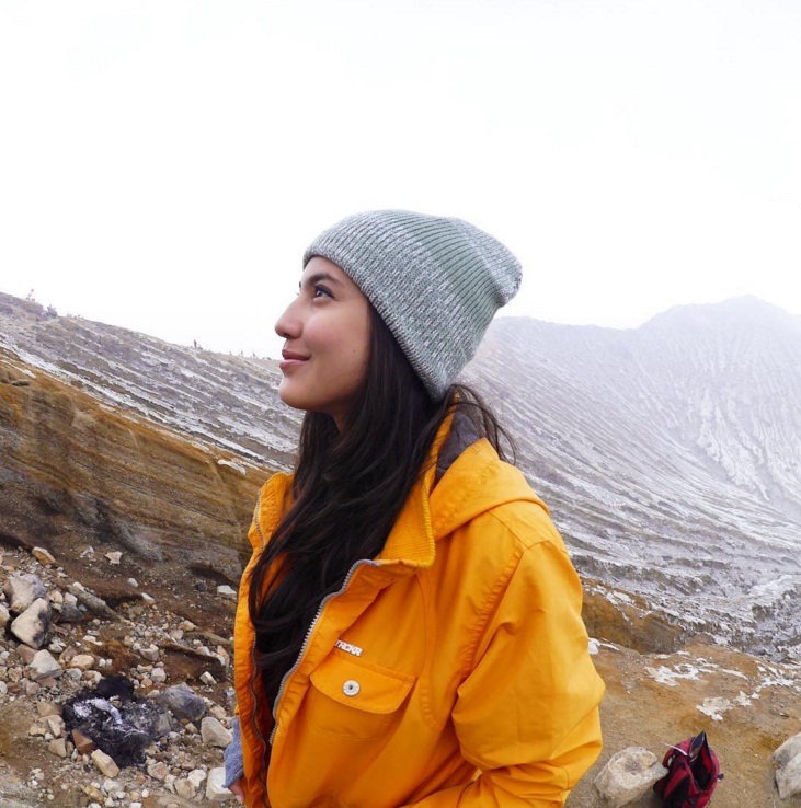 Liburan Seru Pevita Pearce di Kawah Ijen Banyuwangi