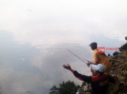 Yuk Mancing Gratis di Setu Babakan, Ikannya Banyak!