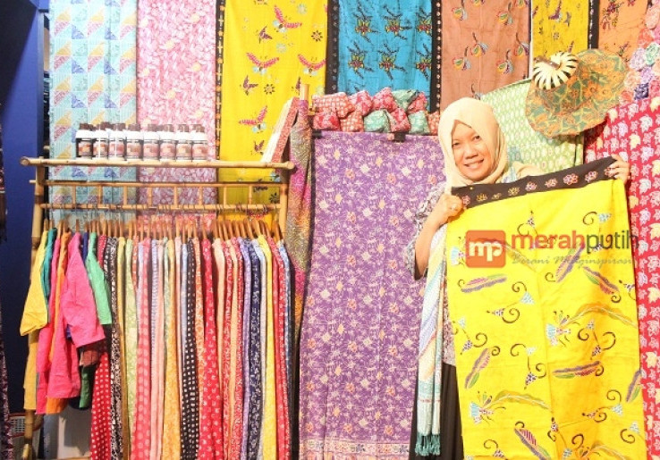 Hassa Batik: Corak Cerah dan Bisa Order Seusai Selera