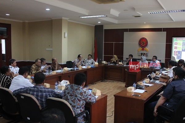 Banyak Perusahaan Taksi Merugi Akibat Tarif Bawah