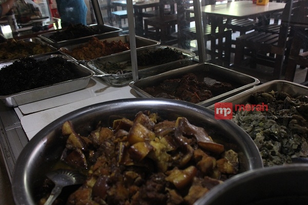  Resto Manado Andy Watung, Mampu Jual 450 Kilogram Daging