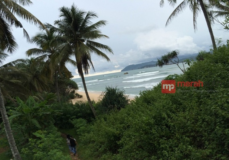 Indahnya Pantai Siwil Yang Belum Terjamah