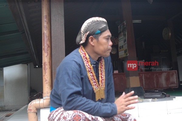 Abdi Dalem, Digaji atau Tidak tetap Mengabdi