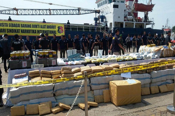 579 Kilogram Ganja Dimusnahkan di Cirebon