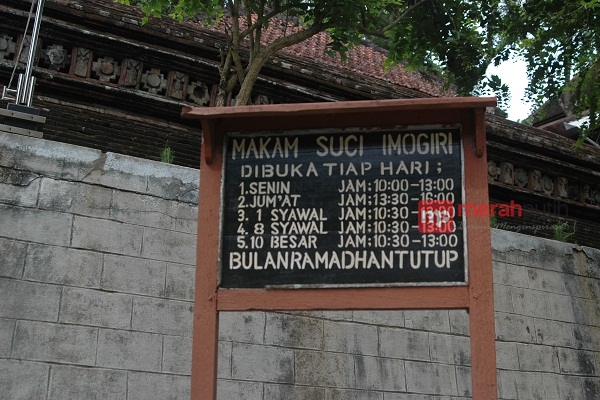 Dari Segenggam Tanah Wangi Menjadi Tempat Pemakaman Para Raja