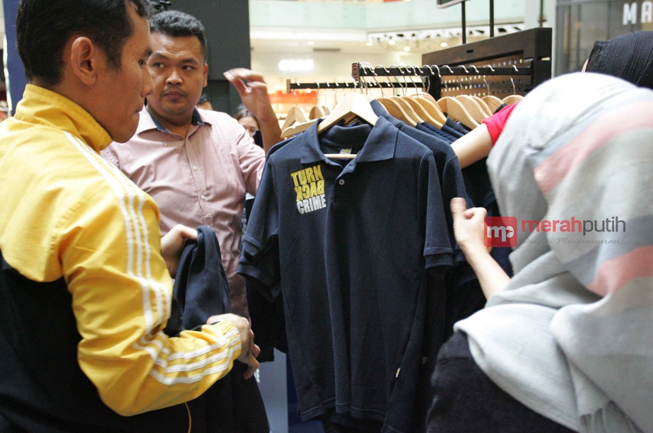 Pemakai Kaus 'Turn Back Crime' Diancam Kurungan 3 Bulan