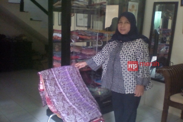 Produksi Batik Betawi Terogong Terkendala Cuaca