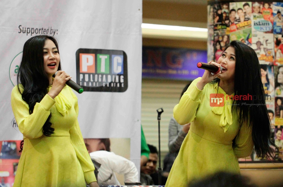 Tampil Sopan, Duo Serigala Ubah Image